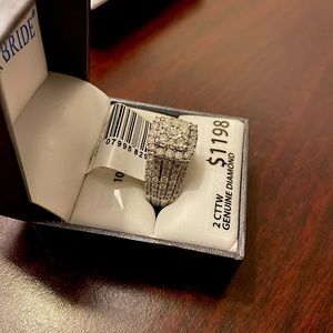 Brand new 10k white gold.